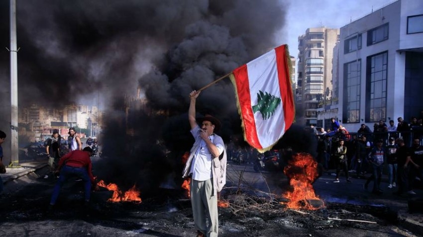 لبنان: احتجاجات وقطع طرق تنديداً بارتفاع الأسعار