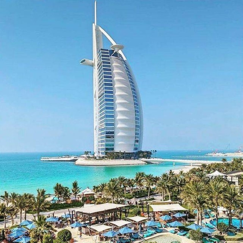 القطاع السياحي الإماراتي.. 50 عاماً من الإنجازات