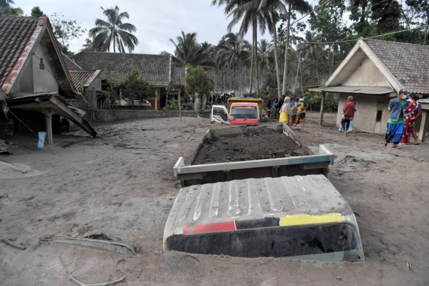 صور | ارتفاع حصيلة قتلى ثوران بركان سيميرو في إندونيسيا إلى 13 شخصا