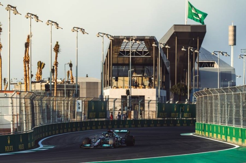 سباق جائزة السعودية الكبرى للفورمولا واحد: الصراع يشتعل بين هاميلتون وفيرستابين