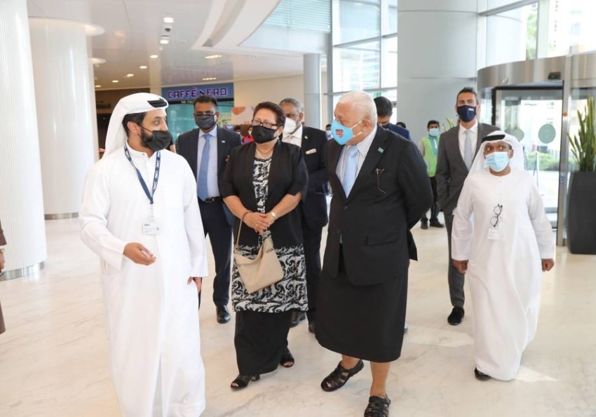 رئيس وزراء جزر فيجي يزور «دبي للسلع» في برج الماس