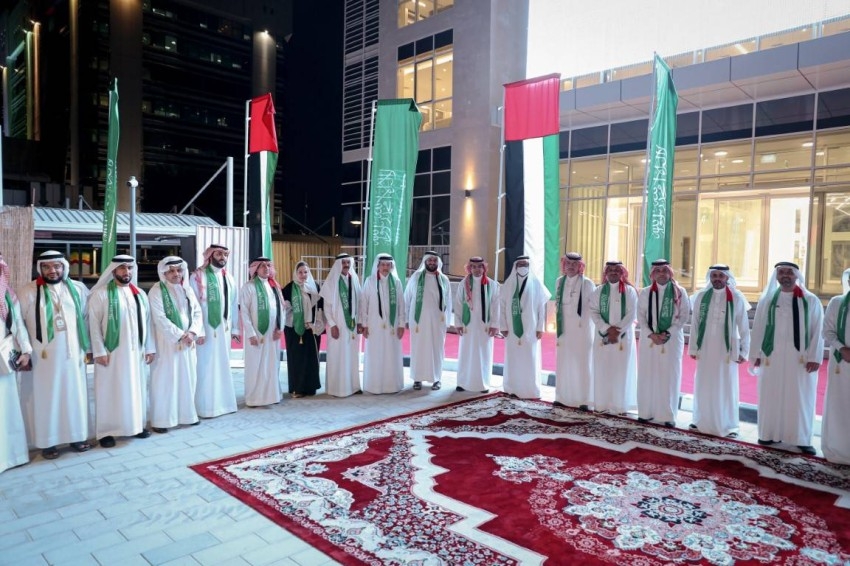 وفد إعلامي سعودي يزور مقر وكالة أنباء الإمارات في أبوظبي