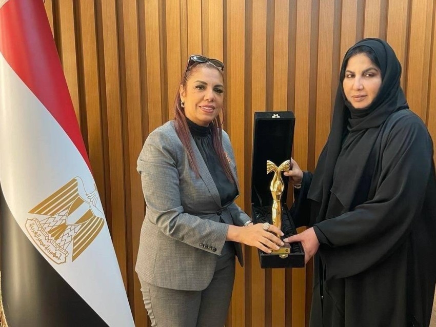 فاطمة بنت مبارك تفوز بجائزة الشخصية الأكثر تأثيراً في مجال حقوق المرأة لعام 2021