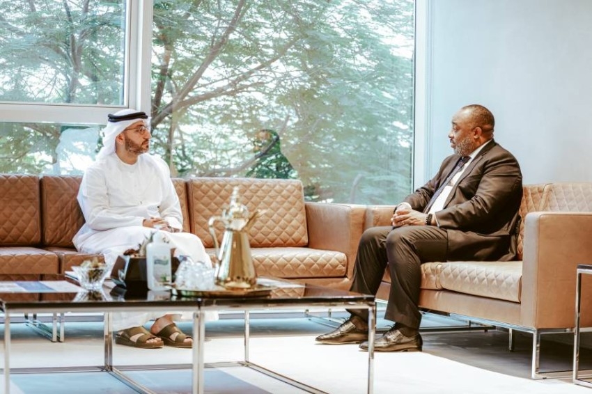 وزير التجارة الأنغولي يزور مدينة دبي الصناعية لاستكشاف الفرص المتاحة