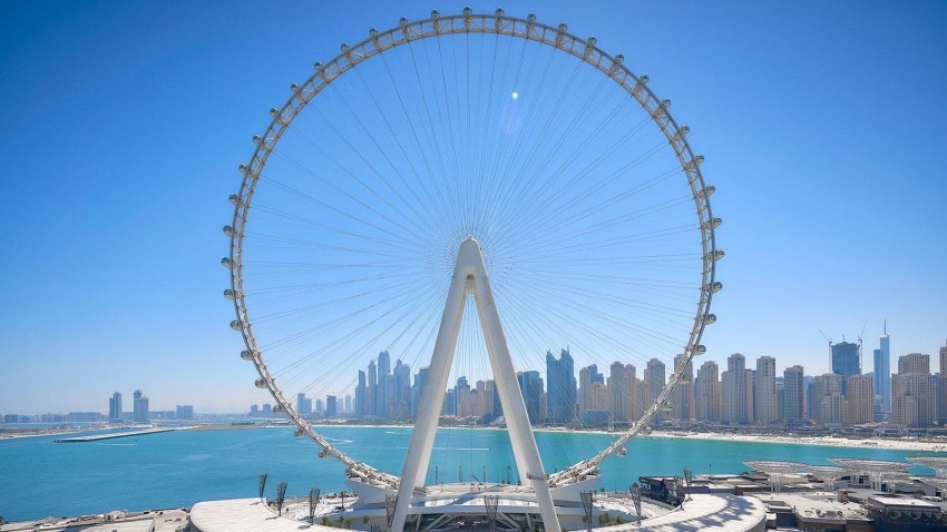 السياحة.. عين العالم على الإمارات