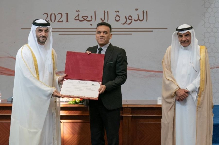سلطان بن أحمد القاسمي يكرم الفائزين بـ«الألكسو- الشارقة للدراسات اللغوية المعجمية»