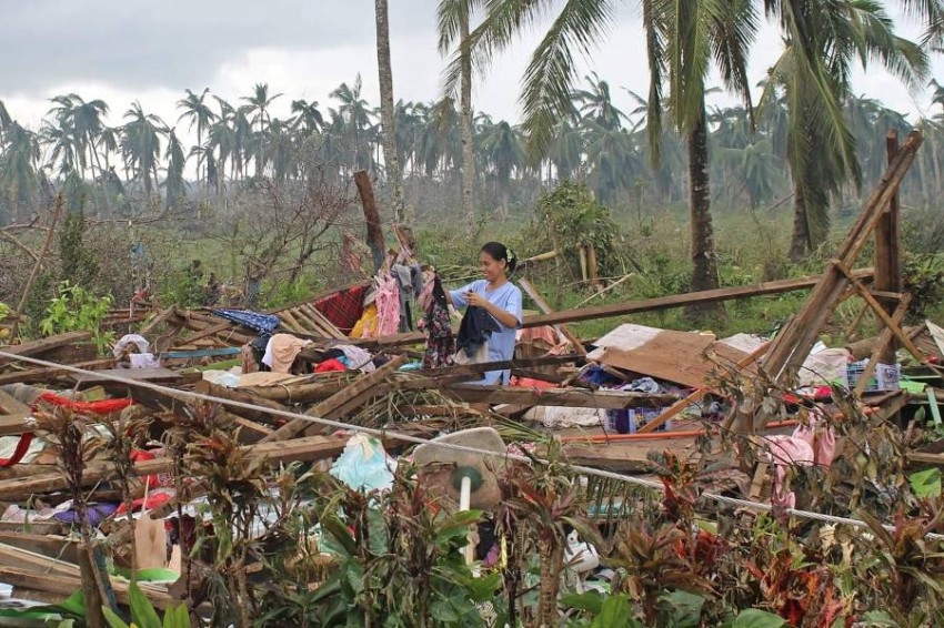 ارتفاع عدد ضحايا إعصار الفلبين إلى ما يقرب من 100 قتيل