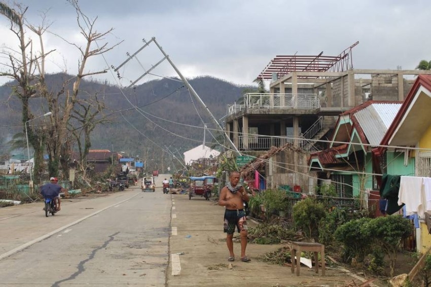ارتفاع عدد ضحايا إعصار الفلبين إلى ما يقرب من 100 قتيل