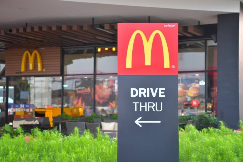 ماكدونالدز تبيع وحدة الذكاء الاصطناعي لماستر كارد