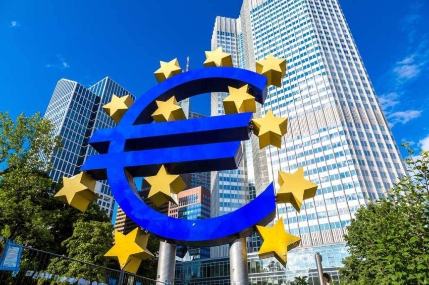 توقعات برفع البنك المركزي الأوروبي أسعار الفائدة مطلع عام 2023