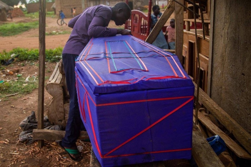 الجائحة تدفع مدرسين بأوغندا إلى التجارة في الموت