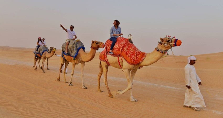 قرى صحراوية تنبض بالجمال وروح المغامرة في الإمارات