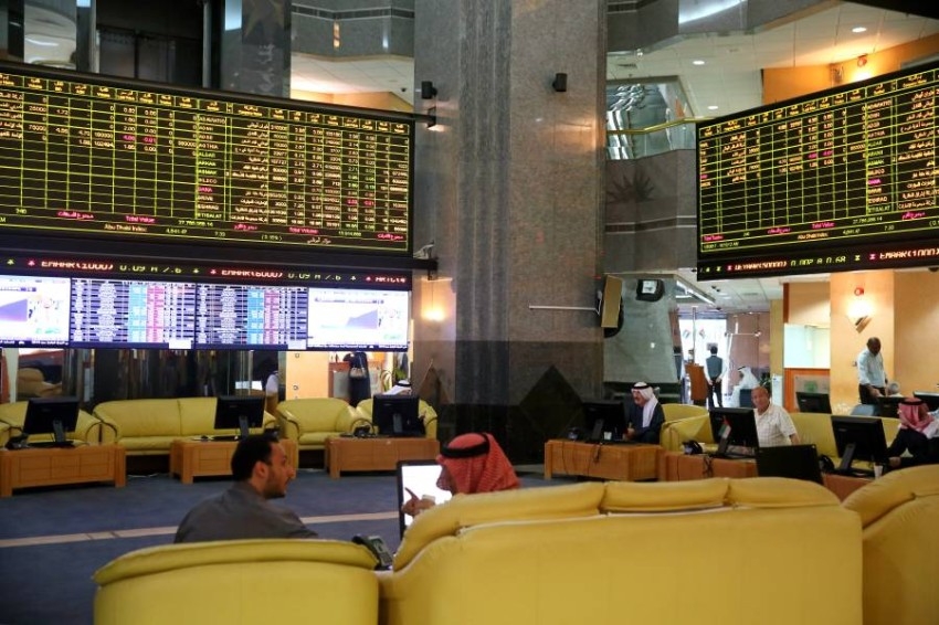 سوق أبوظبي يتراجع بالختام.. و«الدار العقارية» يرتفع 0.49%