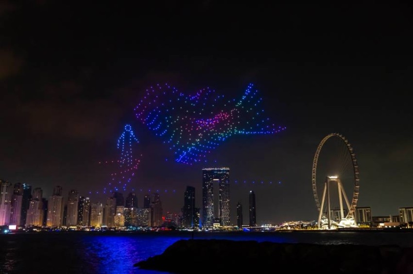 إبداعات ضوئية تزين دبي بتوقيع فنانين إماراتيين وعالميين