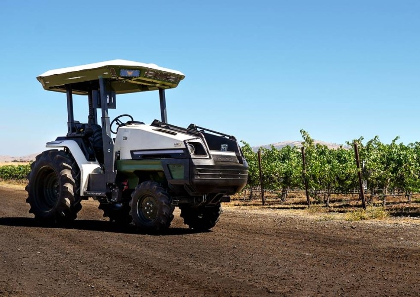جرّارات روبوتية تحدث ثورة في قطاع الزراعة
