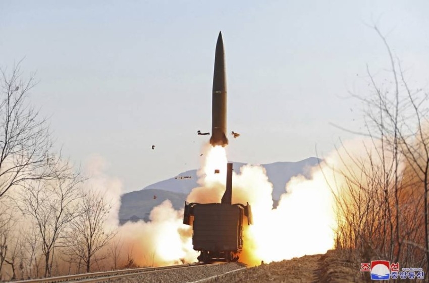 صور | كوريا الشمالية تطلق صاروخين «قصير المدى» من قطار