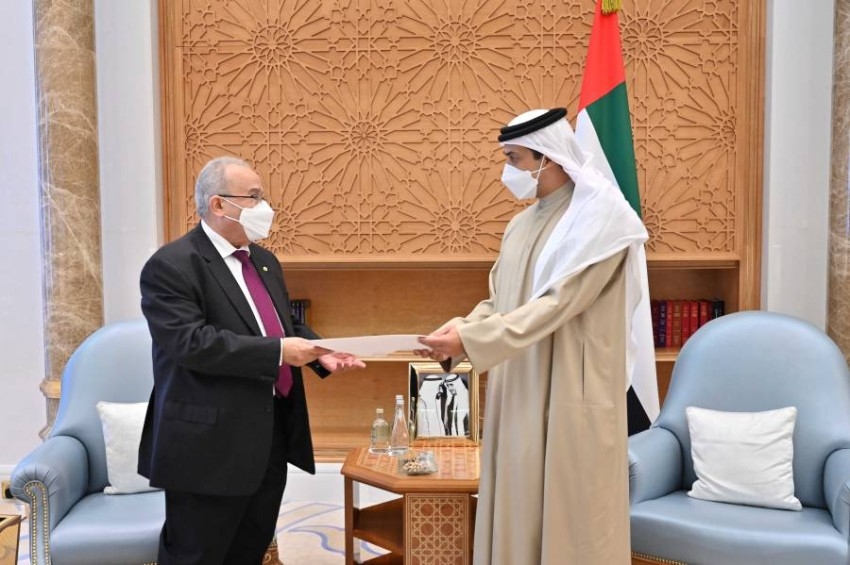 تسلمها منصور بن زايد.. رئيس الإمارات يتلقى رسالة خطية من الرئيس الجزائري