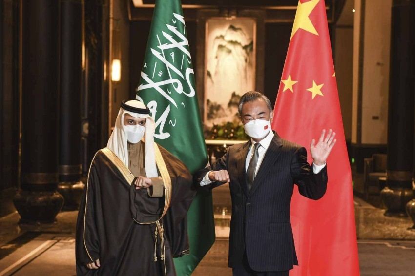 «لوموند»: الصين تزاحم أمريكا في الخليج بـ «العلاقات مع الجميع»