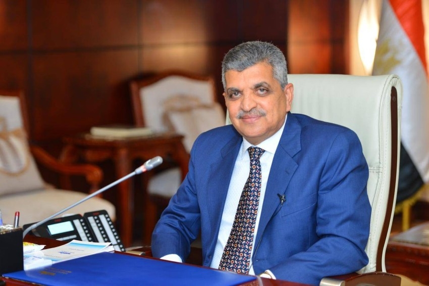 رئيس «قناة السويس»: نثمن دور الشركات الإماراتية في عمليات تطوير القناة