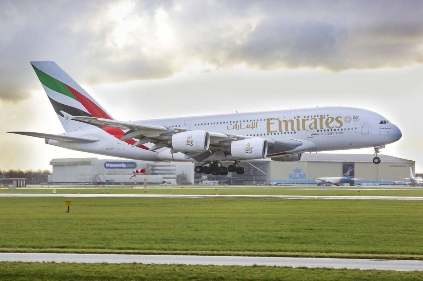«طيران الإمارات» تعلِّق رحلاتها إلى وجهات أمريكية بسبب تشغيل الـ«5G»