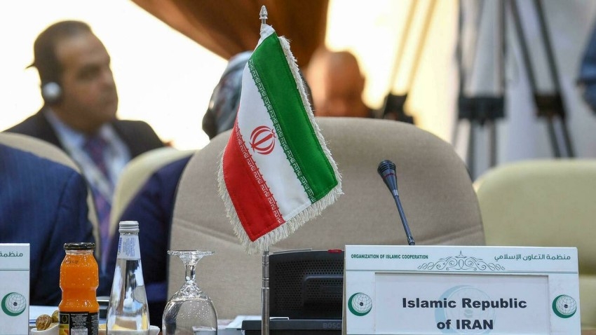 دبلوماسيون إيرانيون يشاركون في اجتماع التعاون الإسلامي بالسعودية