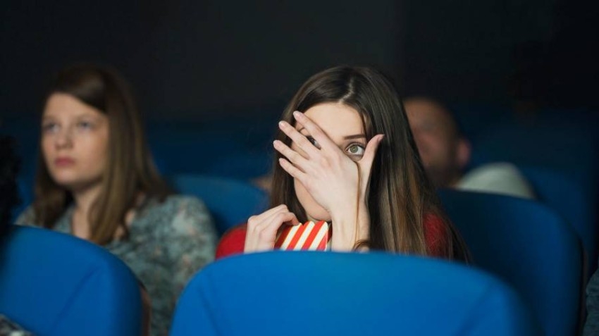 زومبي ودراكولا وصرخة.. لماذا يعشق الجمهور أفلام الرعب؟!