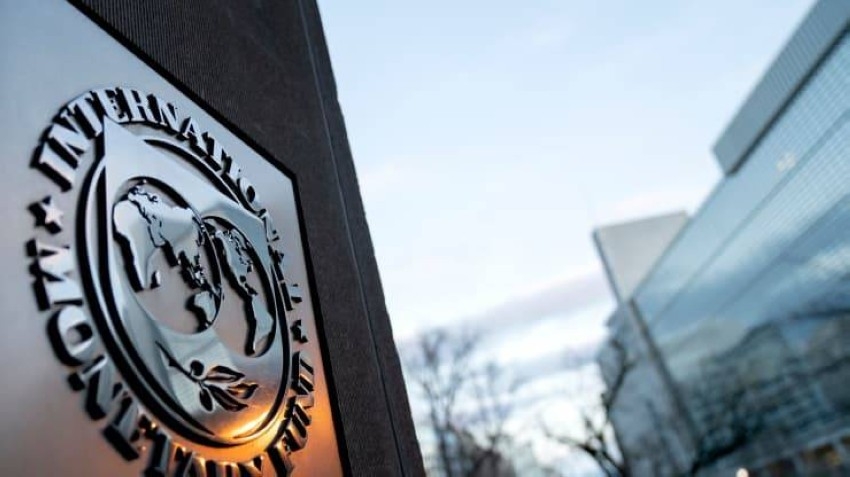 «النقد الدولي» يخالف الخبراء ويخفض توقعات نمو الاقتصاد العالمي