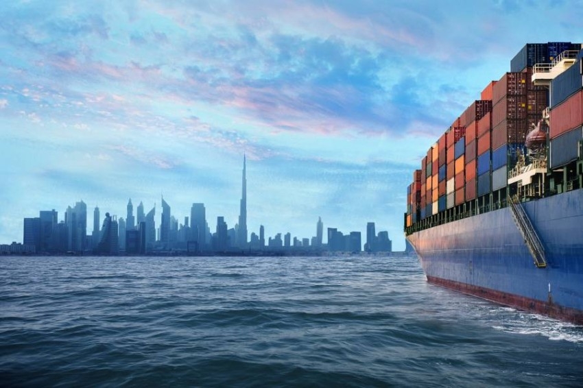 القطاع البحري الإماراتي يسارع النمو في 2022