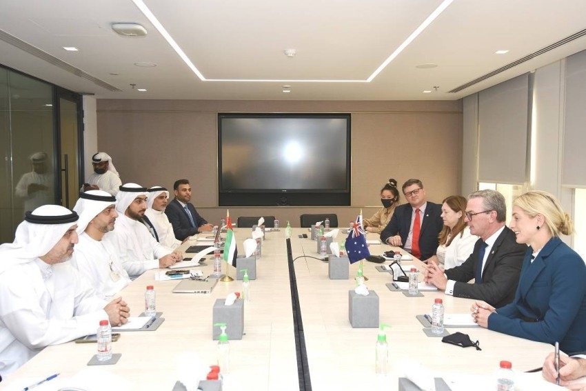 وكيل وزارة المالية يلتقي رئيس مجلس الأعمال الأسترالي الإماراتي
