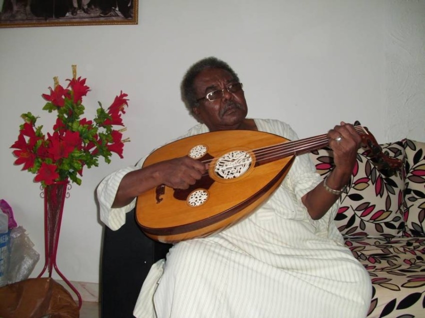 وفاة رائد الموسيقى السودانية بشير عباس عن 82 عاماً
