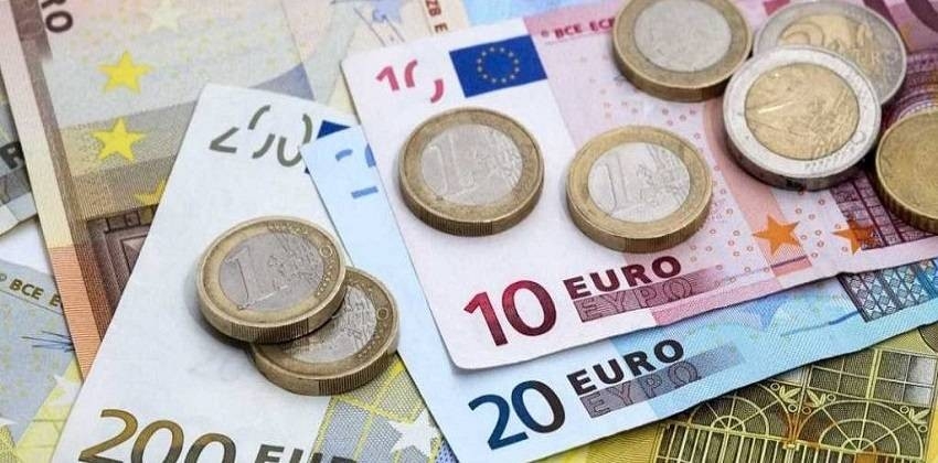 سعر اليورو في مصر اليوم الجمعة 28 يناير 2022