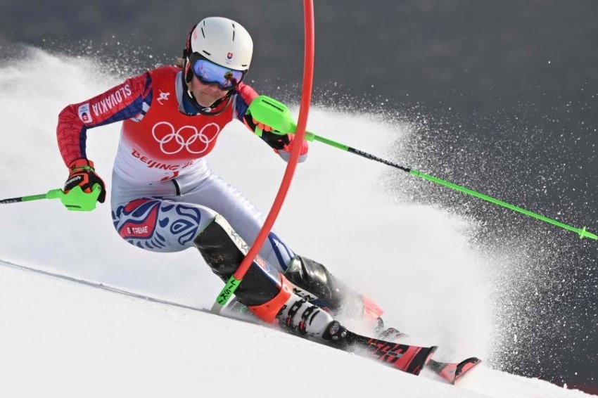 فلهوفا تفوز بذهبية التزلج المتعرج للسيدات في أولمبياد بكين