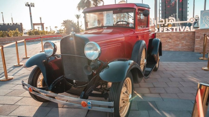 23 سيارة كلاسيكية في معرض بمهرجان الشيخ زايد