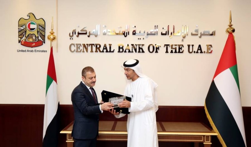 محافظ مصرف الإمارات المركزي يبحث مع نظيره التركي تعزيز التعاون المشترك