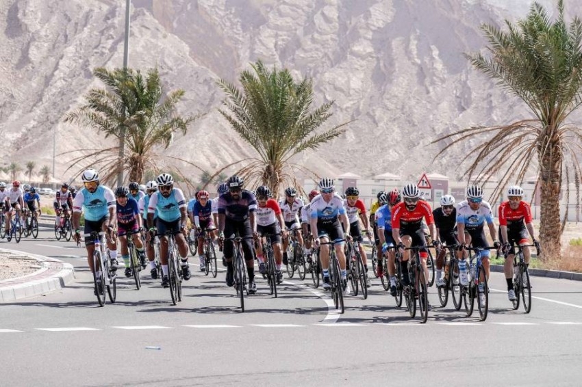 220 دراجاً في تحدي جبل حفيت بطواف الإمارات
