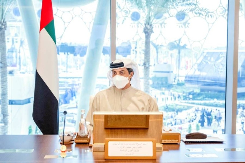 منصور بن زايد يترأس اجتماع لجنة قطاع الماء والكهرباء في أبوظبي