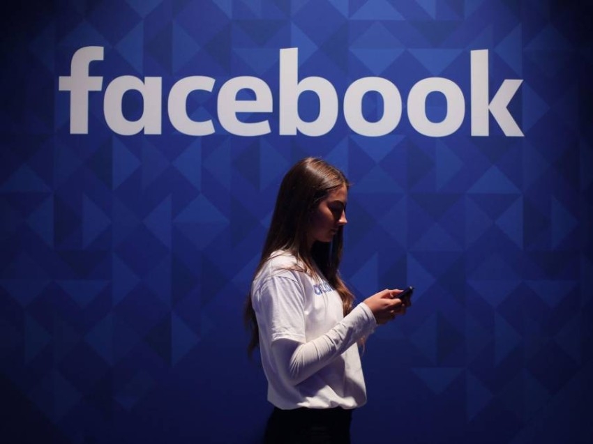 فيسبوك تعتزم حجب الإعلانات القادمة من روسيا على مستوى العالم