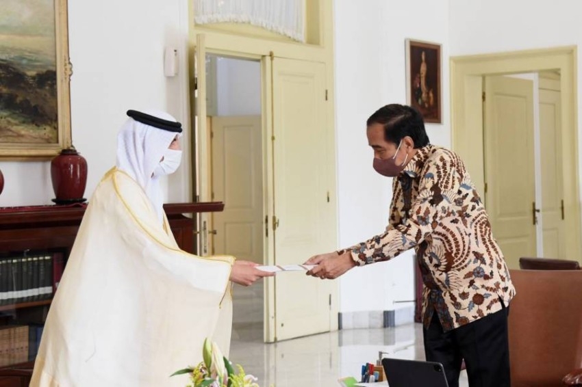 محمد بن زايد يبعث رسالة خطية إلى الرئيس الإندونيسي