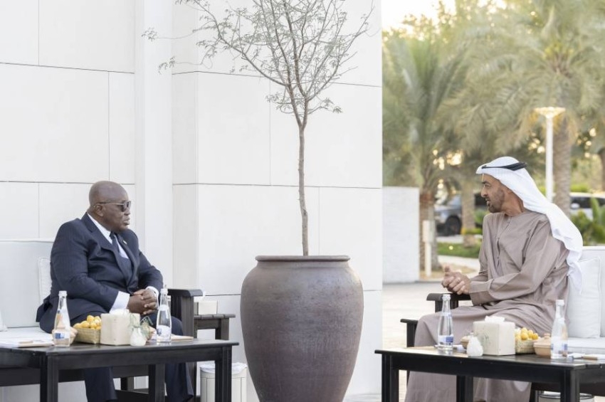 محمد بن زايد يبحث مع رئيس غانا تعزيز العلاقات الثنائية