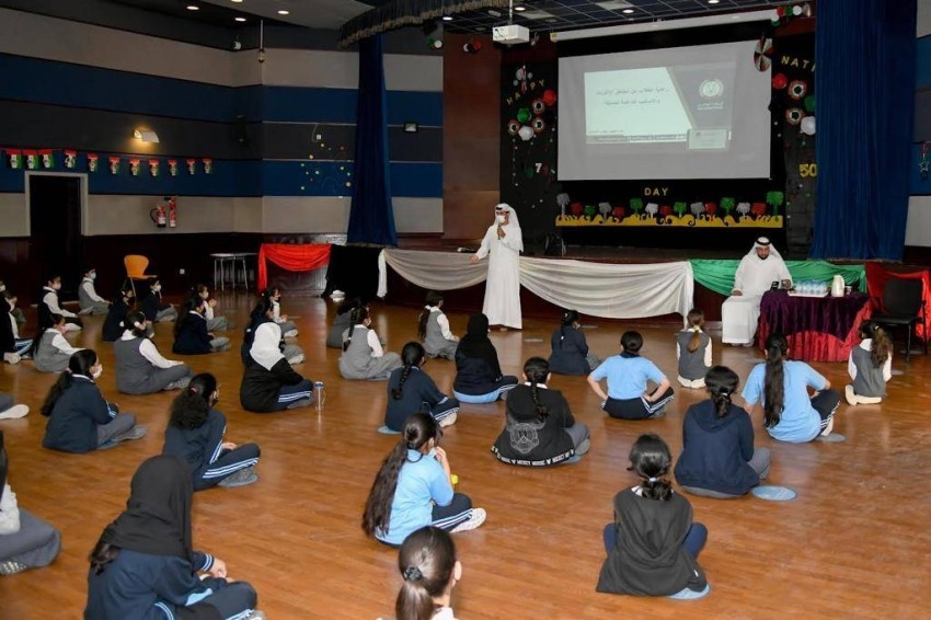 تزامناً مع يوم الطفل الإماراتي.. شرطة أبوظبي تنظم ورشة «مخاطر الإنترنت»