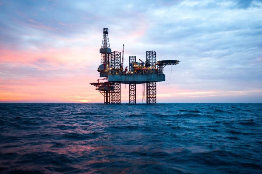 «الطاقة الدولية»: السعودية والإمارات تمتلكان فائضاً يعوض نقص النفط الروسي