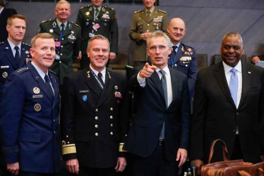 وزراء دفاع الناتو يبحثون تعزيز أمن أعضاء الحلف في شرق أوروبا