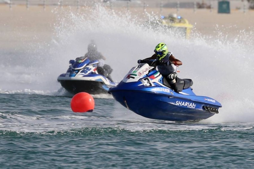 شاطئ الشروق يحتضن سباق دبي الدولي للدراجات المائية