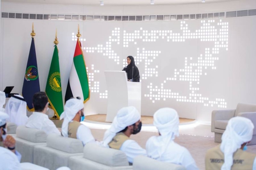 جامعة الإمارات و«بلدية أبوظبي» تستعرضان «مجالات تطوير مستقبل النقل»