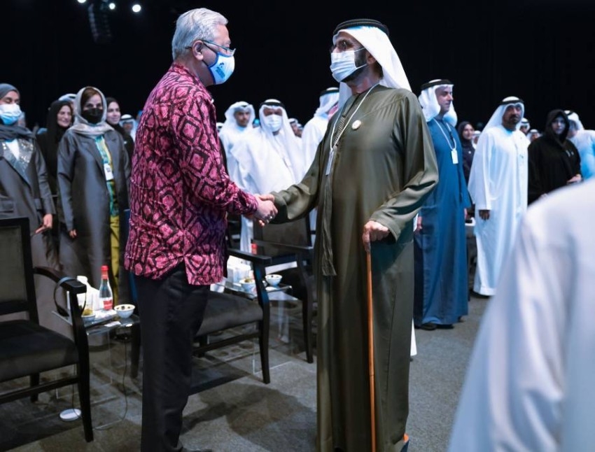 محمد بن راشد يلتقي رئيس وزراء ماليزيا في القمة العالمية للحكومات