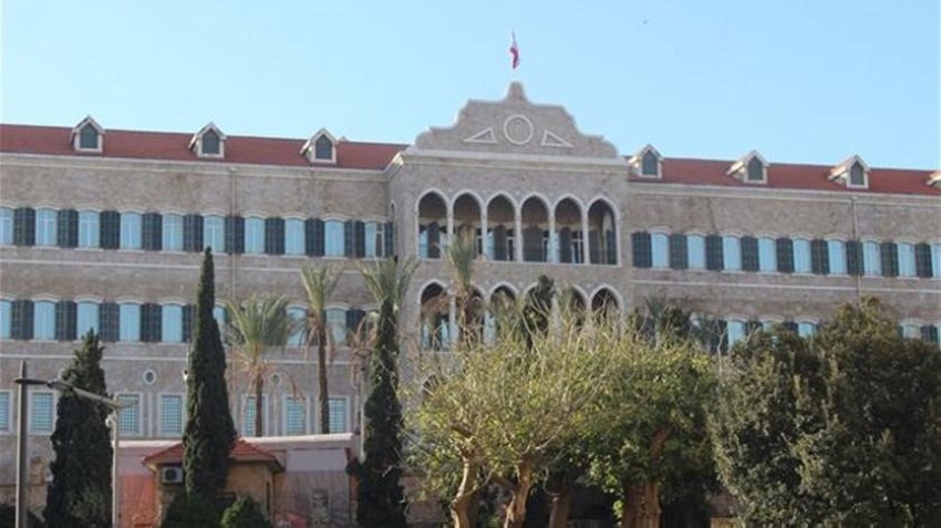 مجلس الوزراء اللبناني يصدّق على قانون لضبط التحويلات المالية