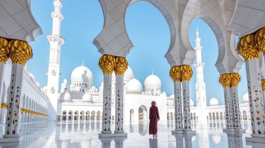 مساجد الإمارات.. تحف هندسية معمارية تستقطب المصلين والسياح من حول العالم