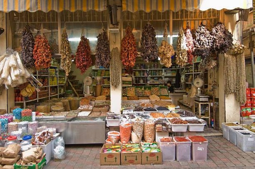 استبدال اللحوم والدجاج بالحبوب بعد ارتفاع أسعارها.. ماذا يأكل اللبنانيون؟