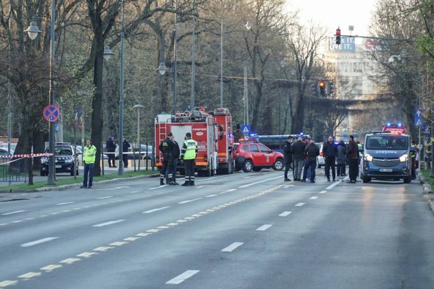 فيديو | سيارة تصطدم ببوابة السفارة الروسية في رومانيا ومقتل سائقها