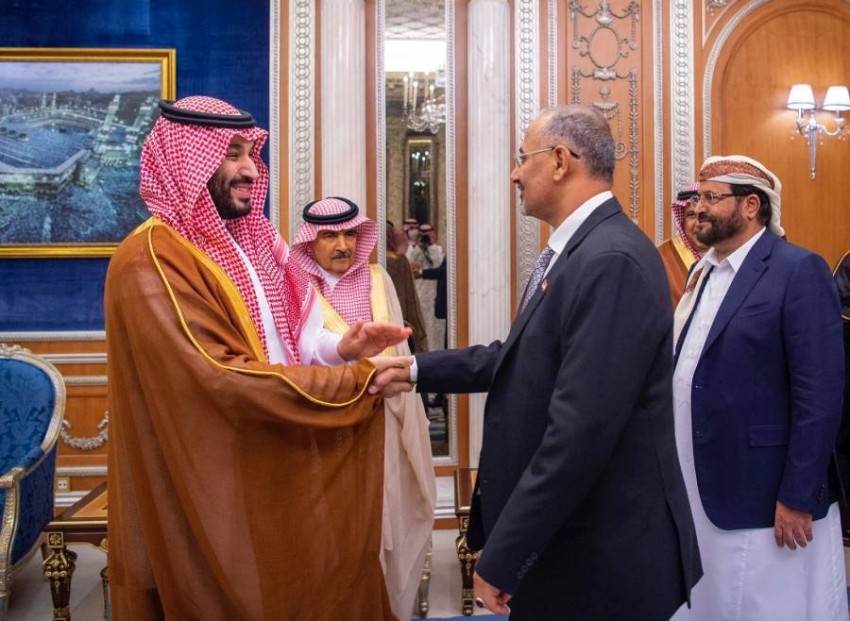 ولي العهد السعودي يستقبل رئيس مجلس القيادة الرئاسي اليمني
